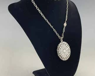 Vintage Oval Silver Filagree Locket Necklace
