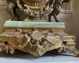 Close up Vintage Imperial Mantel Clock Farbel Fonderie D'ARTE Verde marble w brass cherubs Italy