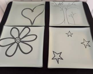 4 Decorative Plates