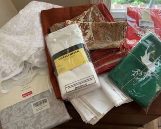 Tablecloth And Napkin Collection