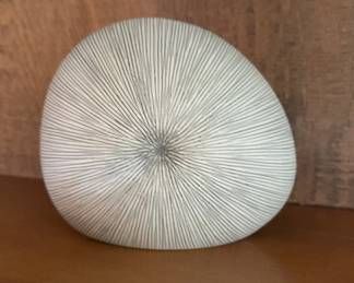 Diva Round Porcelain Vase
