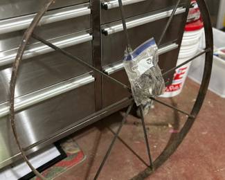 Wheel pot hanger with hooks