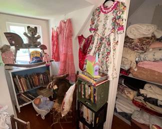 More vintage Linens upstairs