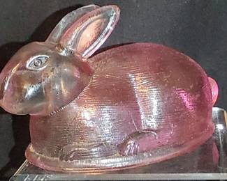 VTG LE Smith Pink Glass Bunny TOP ONLY MISSING THE BASKET WEAVE BOTTOM DISH) who knows when they find it yet