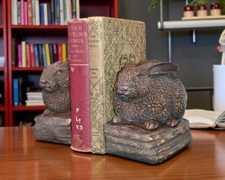 Beautiful vintage bunny bookends extremely heavy.