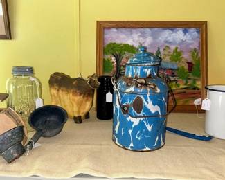Lots of primitive and country items