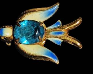 Rare 1950's Coro Pegasus Blue Bird Blue Stone Gold Tone Brooch