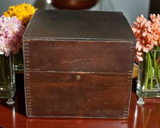 Beautiful mahogany dovetailed tea caddy. Can also be used for storage box/ recipes letters keepsakes