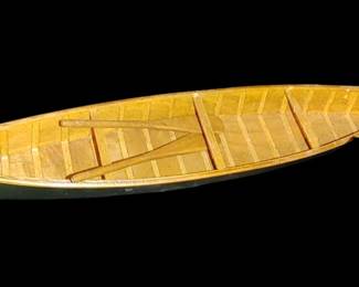 Wooden canoe with two panels miniature
