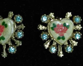 Corp heart brooches