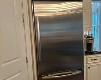 KitchenAid refrigerator - text for specs