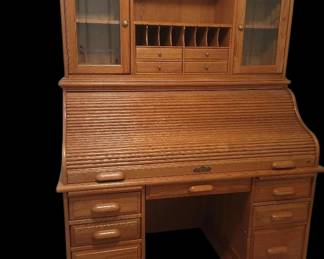 Solid Oak Rolltop Desk Top Does Come off Has both keys and original paperwork