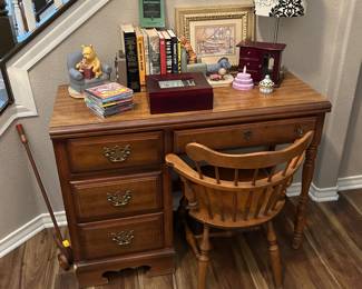 adorable maple student desk and chair
