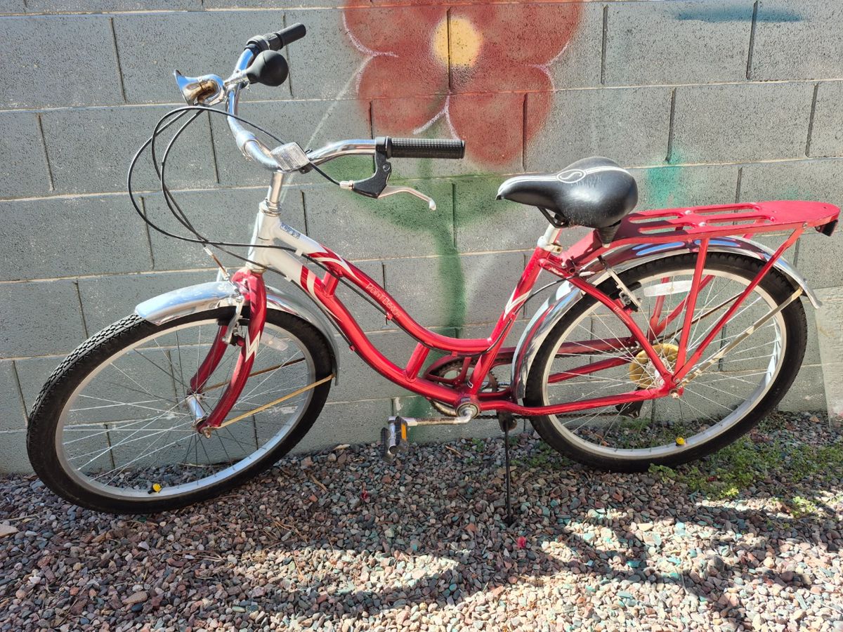 Bicycle. sturdy. Easy to ride. 5 speed.