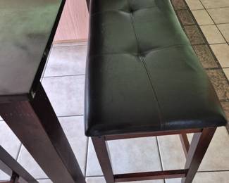 the Bench that goes with the kitchen table.