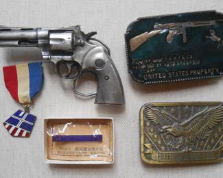 Buckles, military