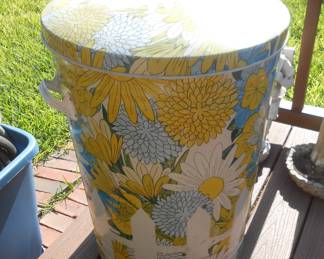 Vintage tin, large