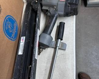 Air 16 Penny Nail Gun