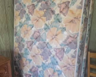 Full size mattress & boxspring
