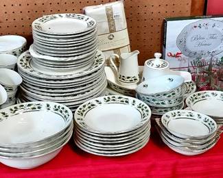 "Holly Holiday" Dinnerware