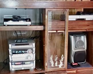 Aiwa Stereo, Turntable, & Speaker