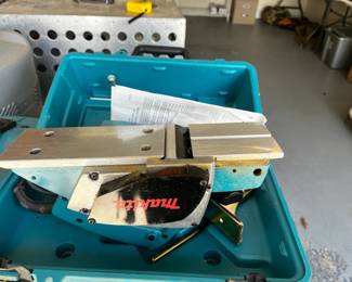 #133 Mikita Palm Sander $20.00
#134 Mikita Hand Sander $20.00