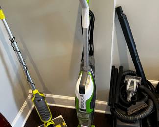 #18 Bissell multisurface swivel wet vacuum $75.00