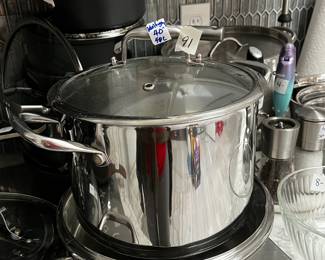 #91 Wolfgang 4 pc Set of Cookware $40.00