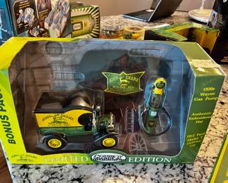 #160 Limited Edition Gearbox 1920s Wayne Gas Pump with Embroidered Hat and 1912 Ford Model T Delivery Car $20.00