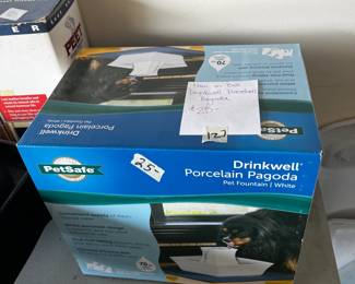 #127 New in Box Drinkwell Portable Pagoda $25.00