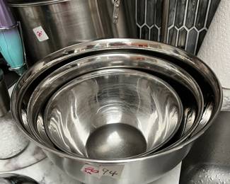 #94 Set of 3 Metal Mixing Bowls $20.00