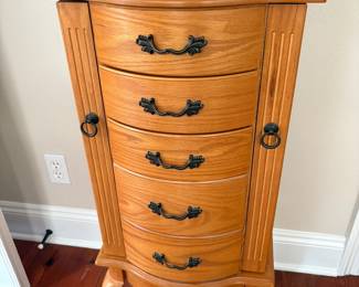 Perfect Condition Standing Jewelry Case
40H x 16W x 11D $165