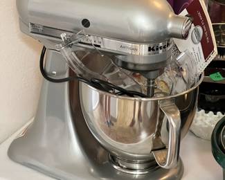 KitchenAid Artisan Stand Mixer - Like new/never used!