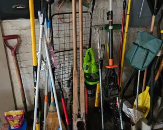 Gardening/lawn items