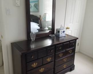 Sturdy dresser with mirror