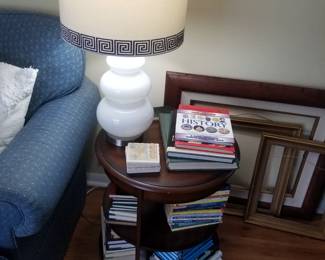 Three-tier bookcase table spins!