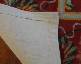 Rugs are very clean/No smoking or pets