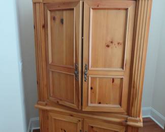 Hooker Pine Cabinet (you will need assistance to move this item)