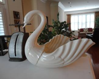 Lenox Swan