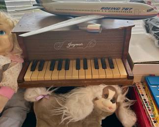 Cute vintage Jaymar Childs piano, nice Boeing 767 Model & Vintage Puppy Surprise plush