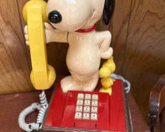 Awesome vintage 1976 Snoopy & Woodstock moveable telephone