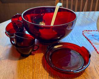 Beautiful vintage Cranberry glass punch bowl set - great condition
