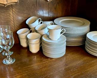 Nice set of dishes and coffee set