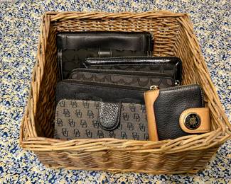 Coach & Dooney & Bourke Wallets/Billfolds