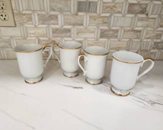 PORCELAIN MUGS