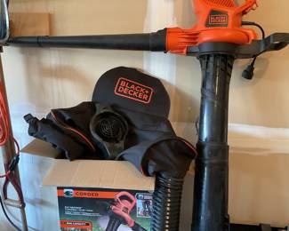 Black & Decker Leaf Blower / Vacuum