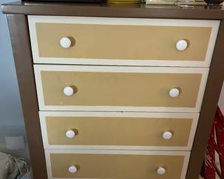 chest of drawers