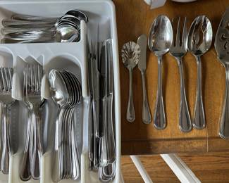 Wallace 18/10 flatware. 98 pieces