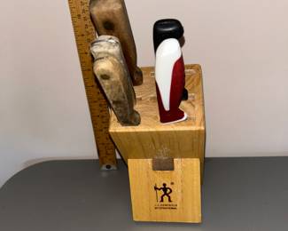 Knife Block with 5 Knives $8.00