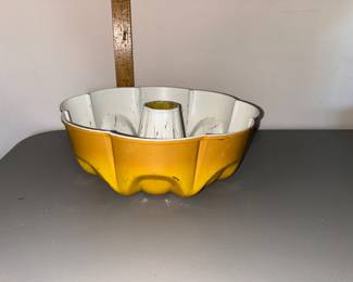 Bunt Cake Pan $3.00